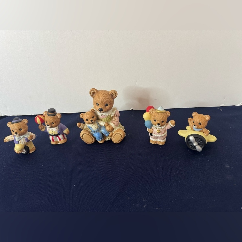 Vintage Five Piece Bear Set by Homco includes Circus Bears and Mama Bear